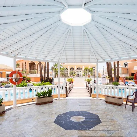아파트 Las Americas Royal